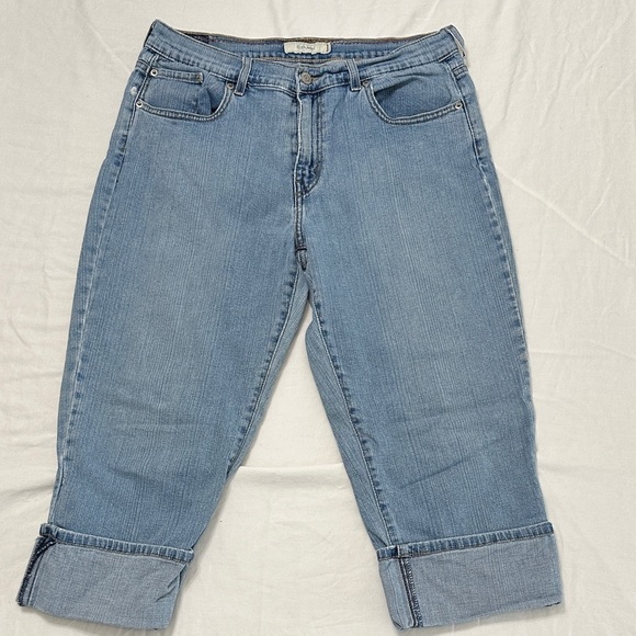 Levi's Sky Blue Cropped Jeans - Picture 1 of 4
